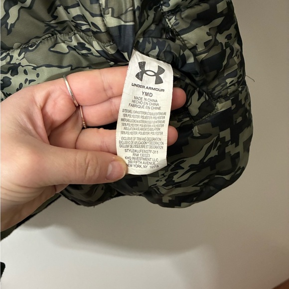 Under Armour Kids Camouflage Puffer reversible Jacket - Green and Black size YMD - Picture 7 of 7
